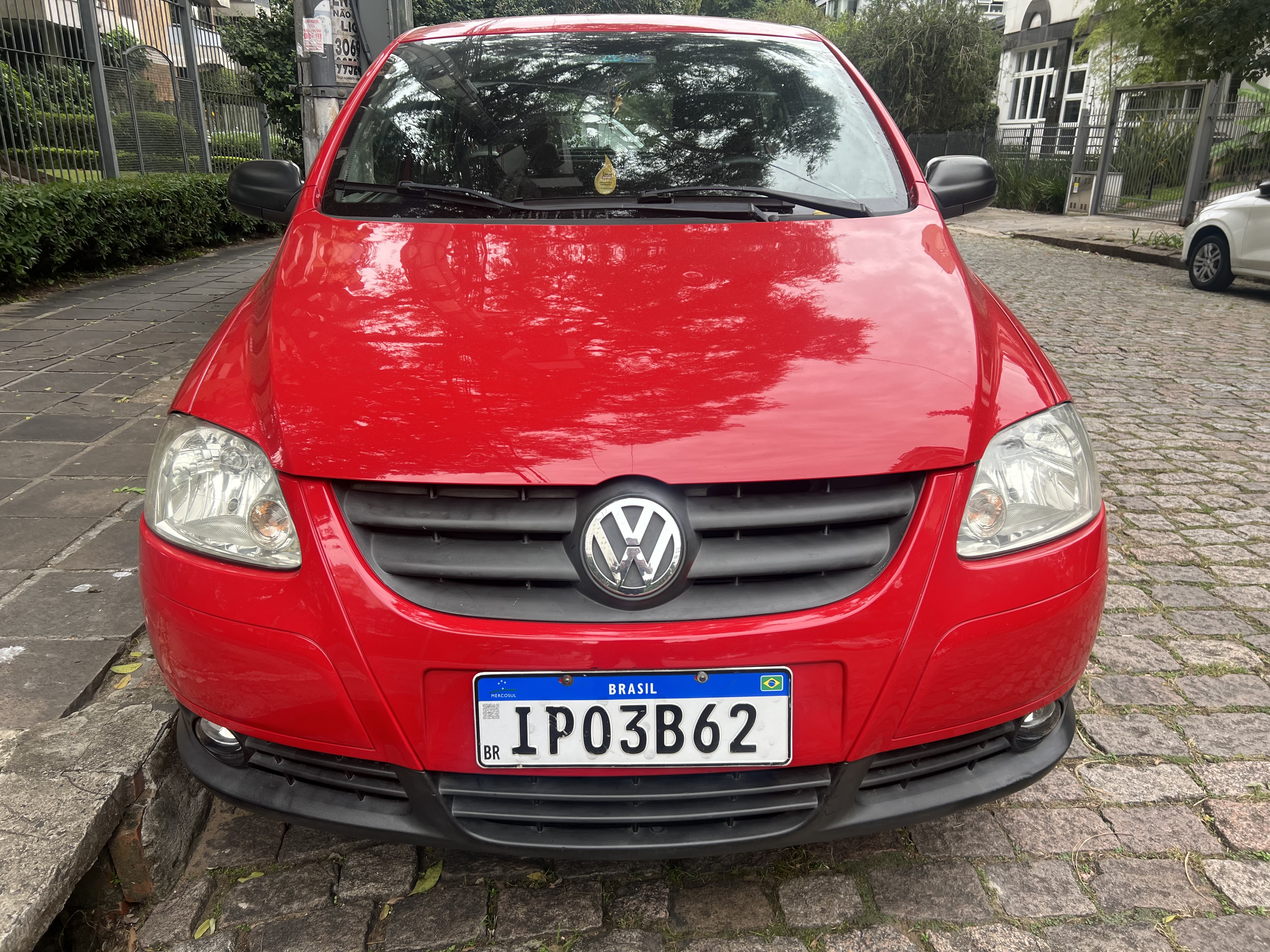 FOX PLUS ANO 2009 4CC 1.0 8V 2P-VERMELHO